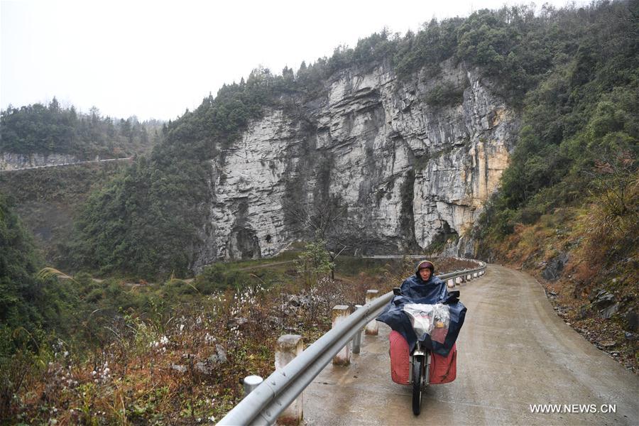 CHINA-CHONGQING-COUNTRY ROAD (CN)