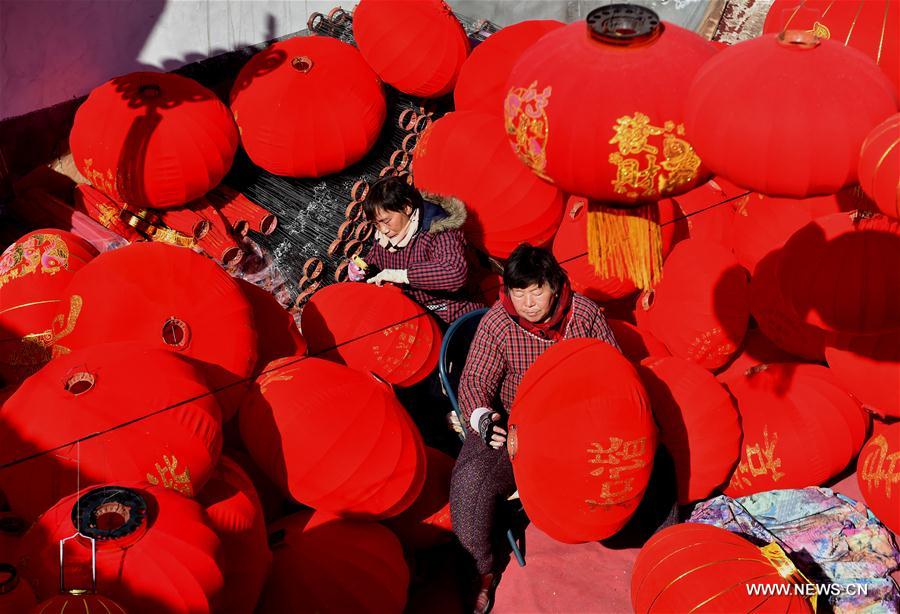 CHINA-HENAN-RED LANTERN (CN)