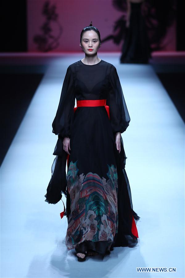 CHINA-BEIJING-FASHION WEEK-HAO WEIMIN (CN)