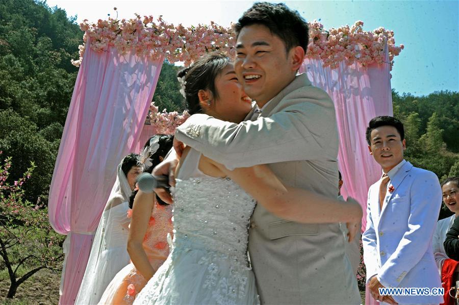 CHINA-ZHEJIANG-WEDDING-PEACH FOREST(CN)