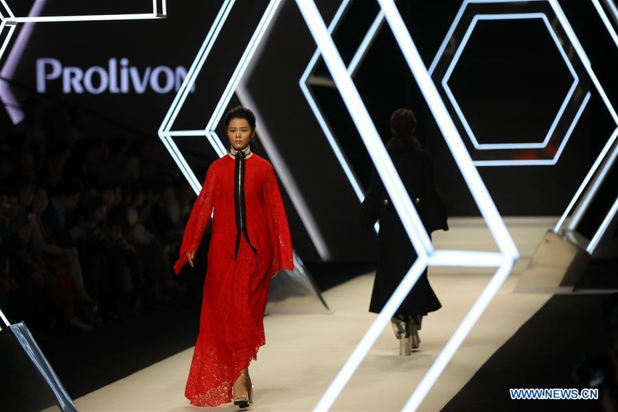 #CHINA-SHANGHAI-FASHION WEEK (CN)