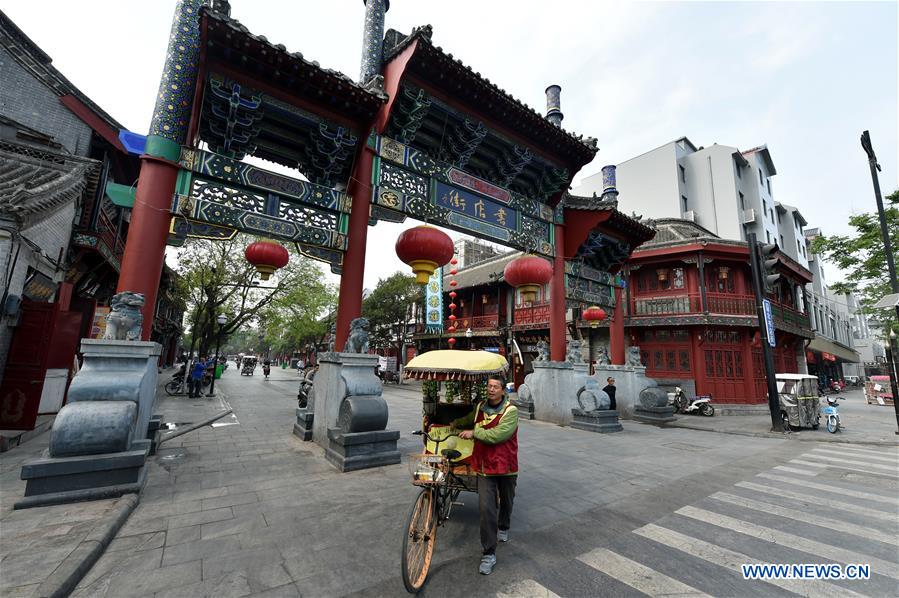 CHINA-HENAN-PEDICAB DRIVER-LIFE (CN)