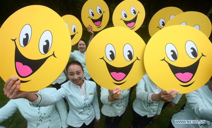 #CHINA-WORLD SMILE DAY-CELEBRATIONS (CN) 