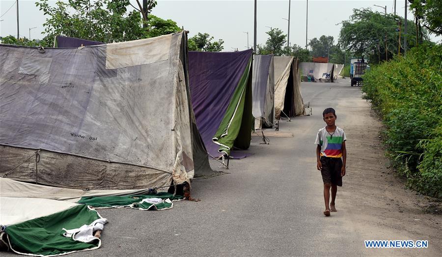 INDIA-NEW DELHI-FLOOD ALERT-EVACUATION