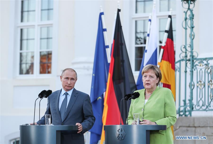 GERMANY-MESEBERG-MERKEL-RUSSIA-PUTIN-MEETING