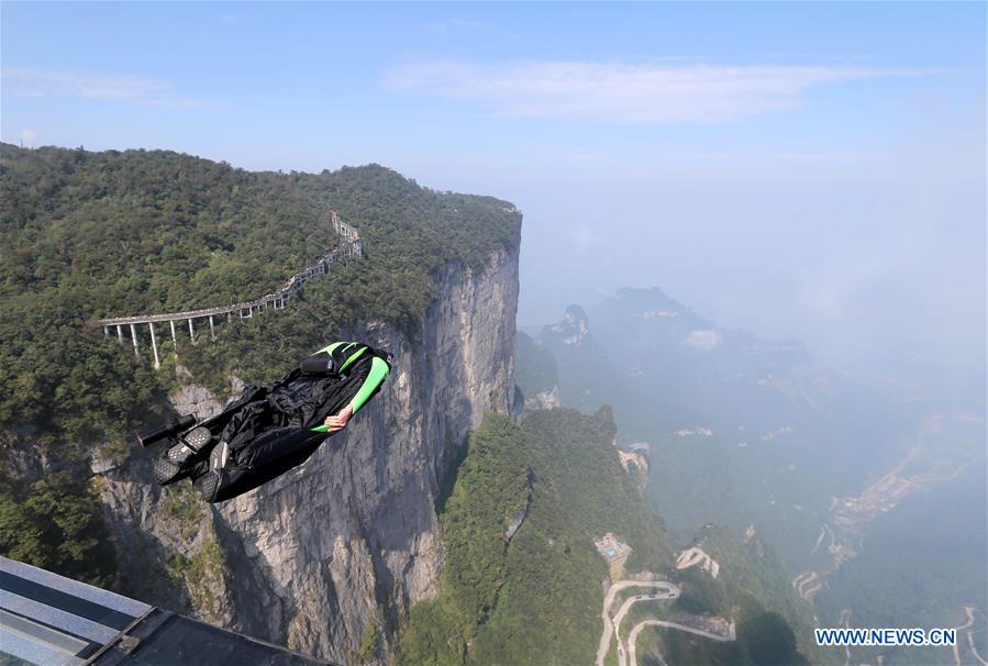 #CHINA-HUNAN-ZHANGJIAJIE-WINGSUIT FLYING (CN)