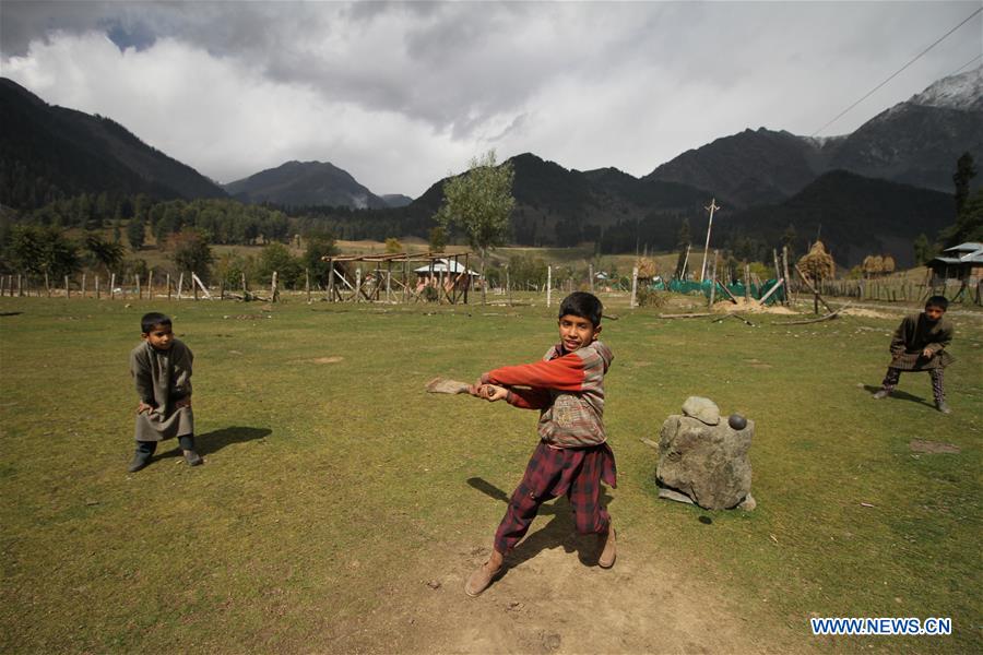 KASHMIR-SRINAGAR-DAILY LIFE