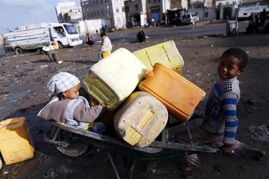 YEMEN-SANAA-CHILDREN-WATER