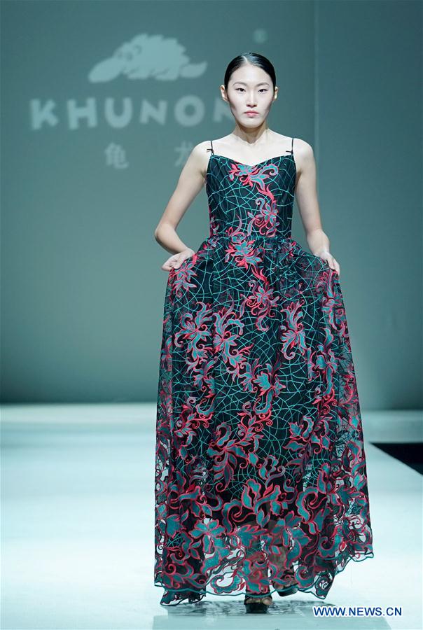 CHINA-BEIJING-FASHION WEEK (CN)