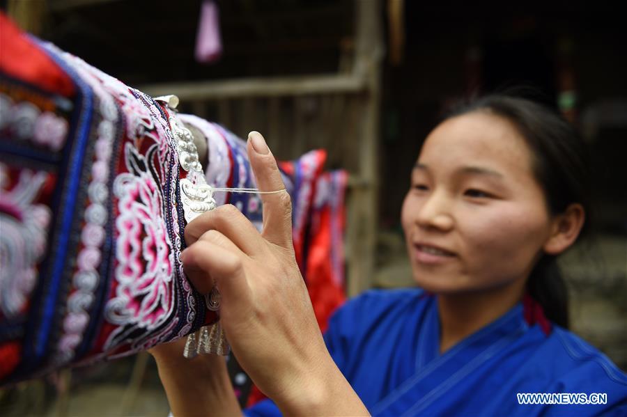 #CHINA-GUIZHOU-QIANDONGNAN-EMBROIDERY (CN)