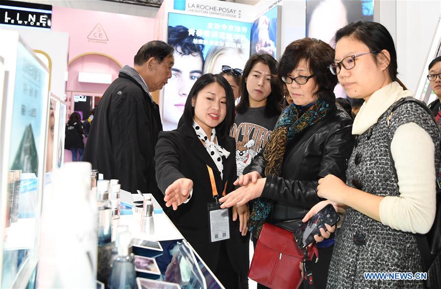 (IMPORT EXPO)CHINA-SHANGHAI-CIIE-GROUP VISITORS (CN)