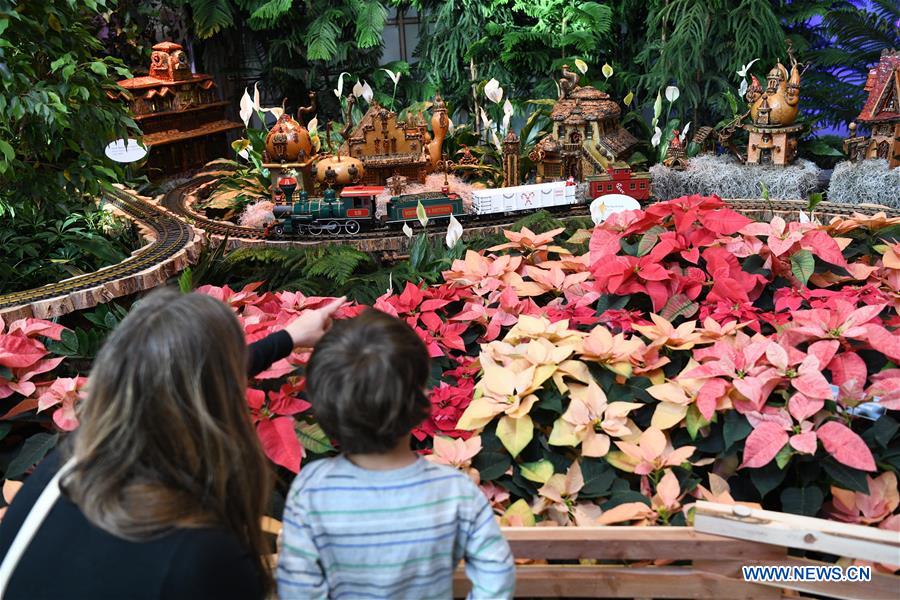 U.S.-WASHINGTON-USBG-HOLIDAY EXHIBIT-ICONIC TRAIN STATIONS