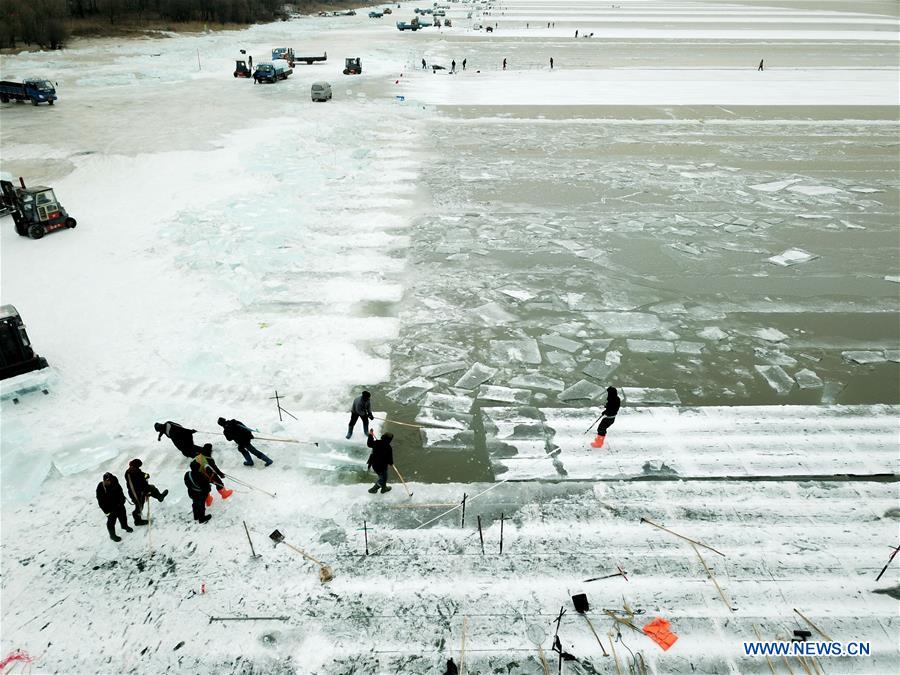 CHINA-HARBIN-ICE COLLECTING (CN)