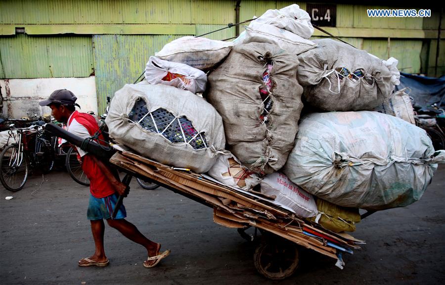 MYANMAR-YANGON-DAILY LIFE