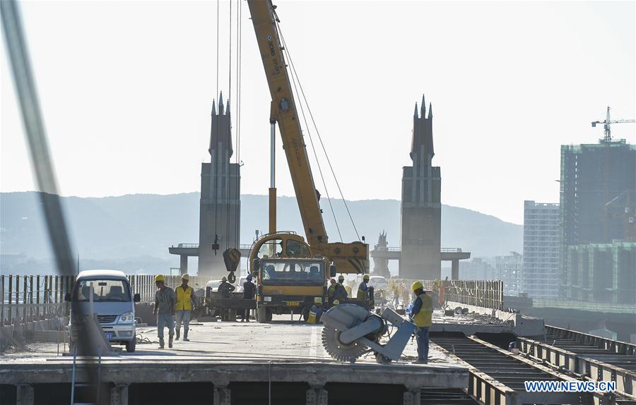 Xinhua Headlines: China's landmark Yangtze River bridge reopens to traffic