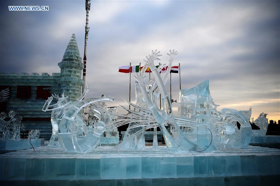 CHINA-HEILONGJIANG-ICE SCULPTURE (CN)