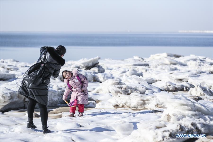 (SP)CHINA-PANJIN-ICE TREKKING (CN)