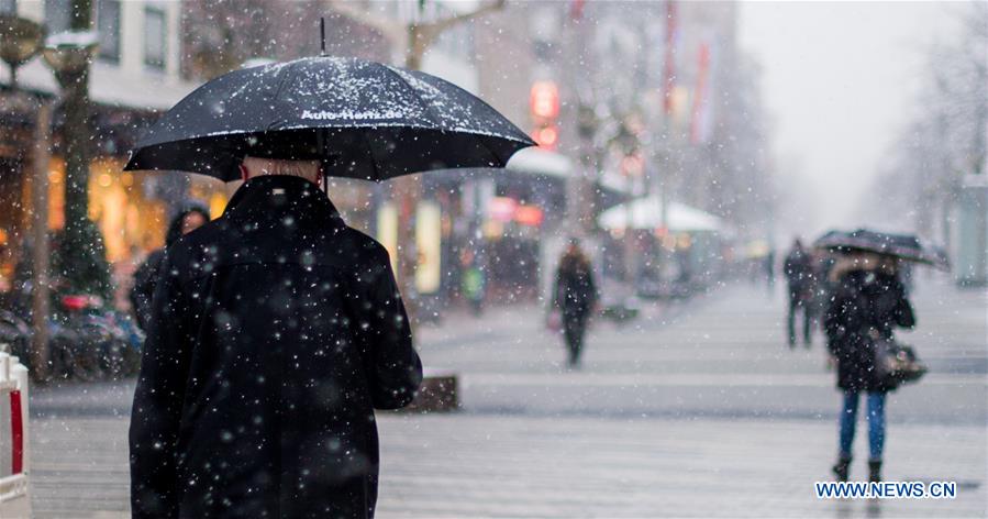 GERMANY-DUISBURG-SNOWFALL