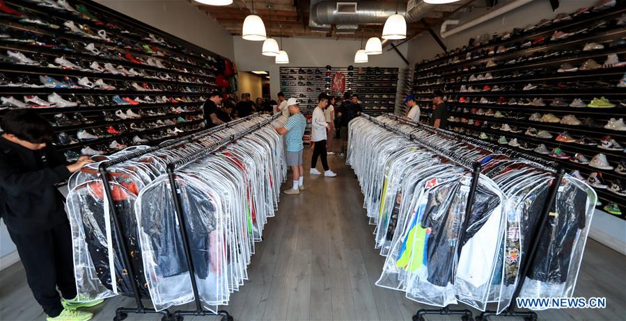 U.S.-LOS ANGELES-STREETWEAR SHOP-SOLESTAGE