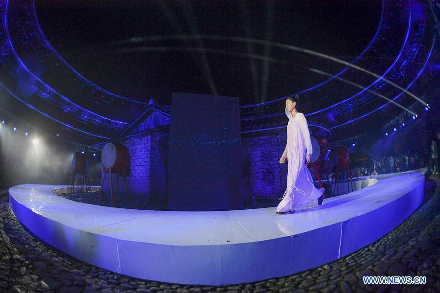 CHINA-FUJIAN-NANJING-TULOU-FASHION SHOW (CN)