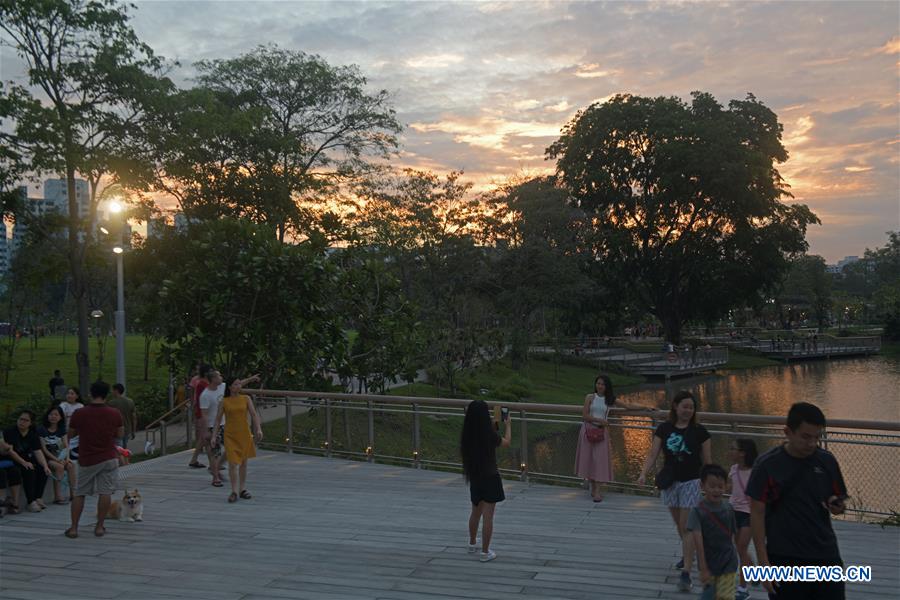 SINGAPORE-LAKESIDE GARDEN