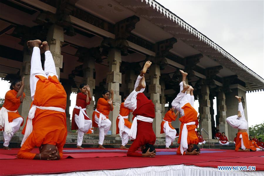 SRI LANKA-COLOMBO-YOGA