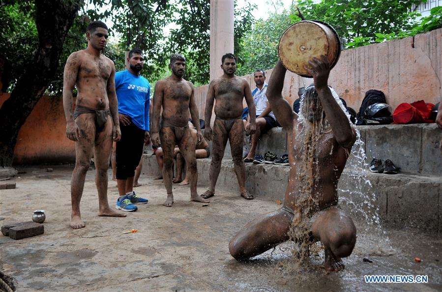 (SP)KASHMIR-JAMMU-TRADITIONAL WRESTLING