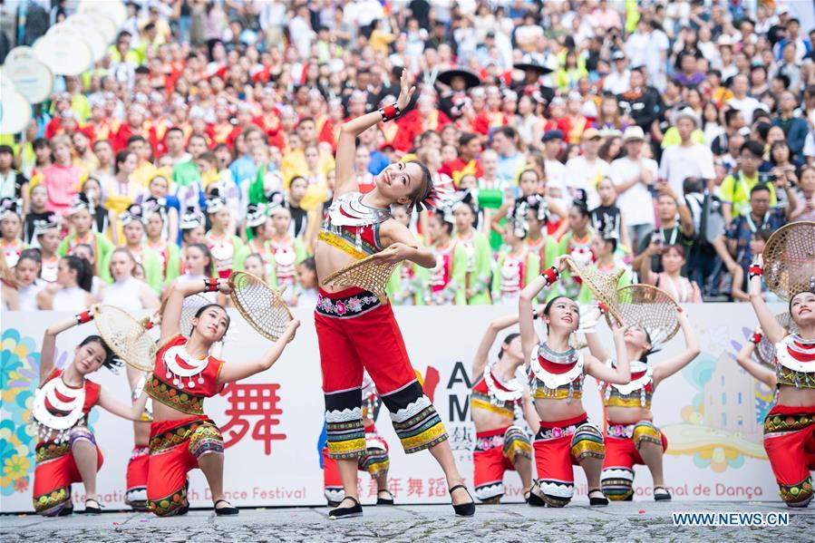 CHINA-MACAO-INT'L YOUTH DANCE FESTIVAL-PARADE (CN)