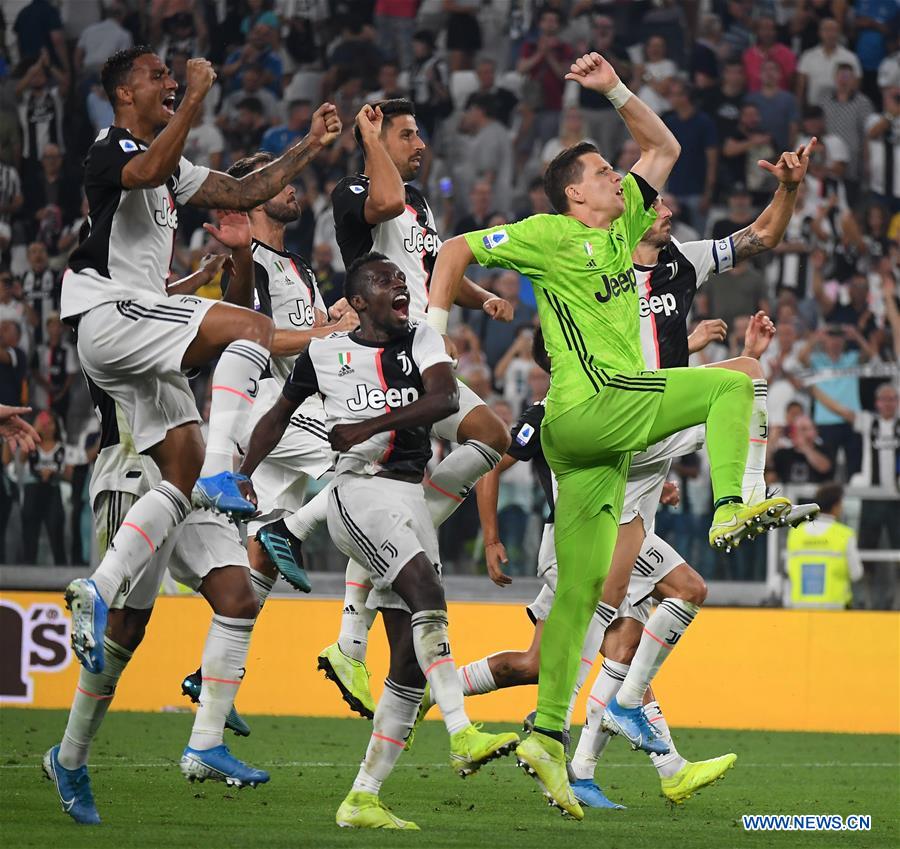 (SP)ITALY-TURIN-SOCCER-SERIE A-JUVENTUS-TROPHY CEREMONY