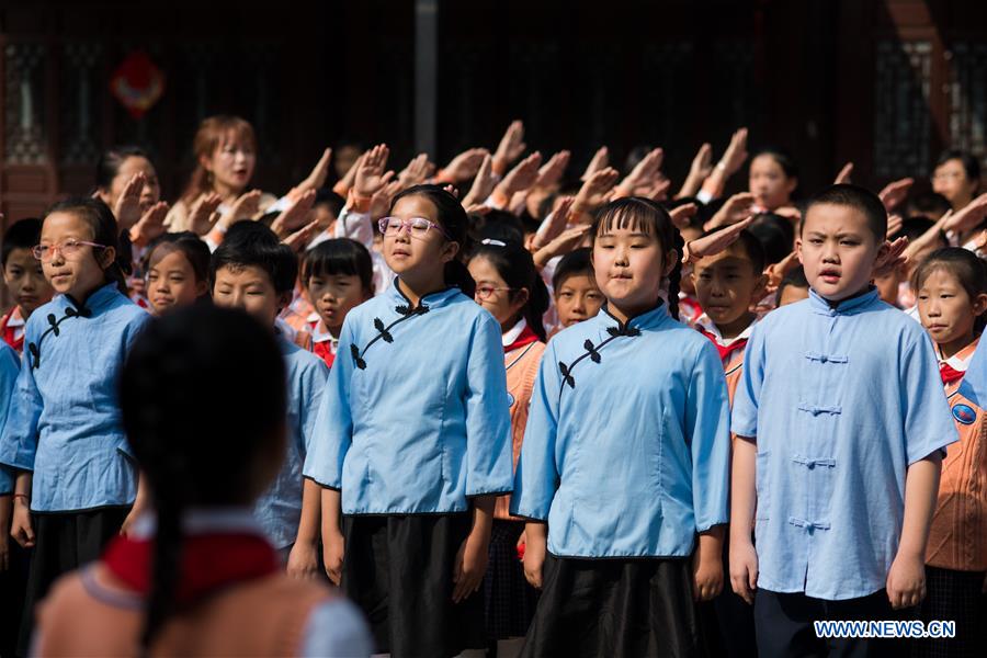 CHINA-YUNNAN-KUNMING-PUPILS-SCHOOL PLAY (CN)