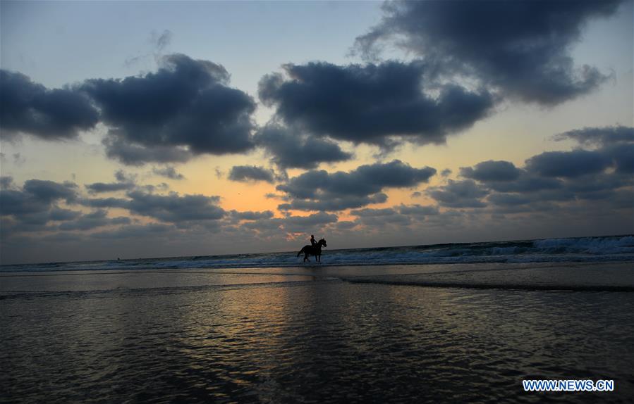 MIDEAST-GAZA-SUNSET