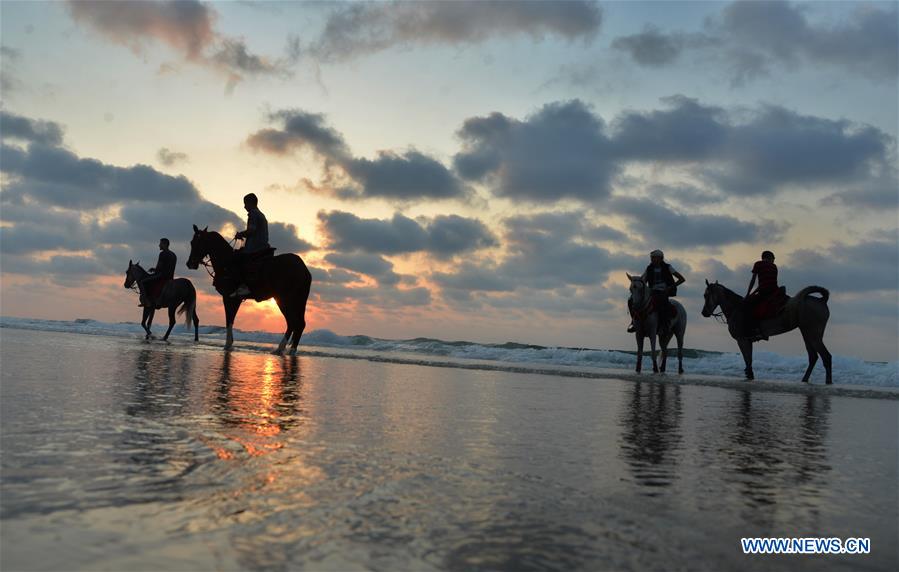 MIDEAST-GAZA-SUNSET