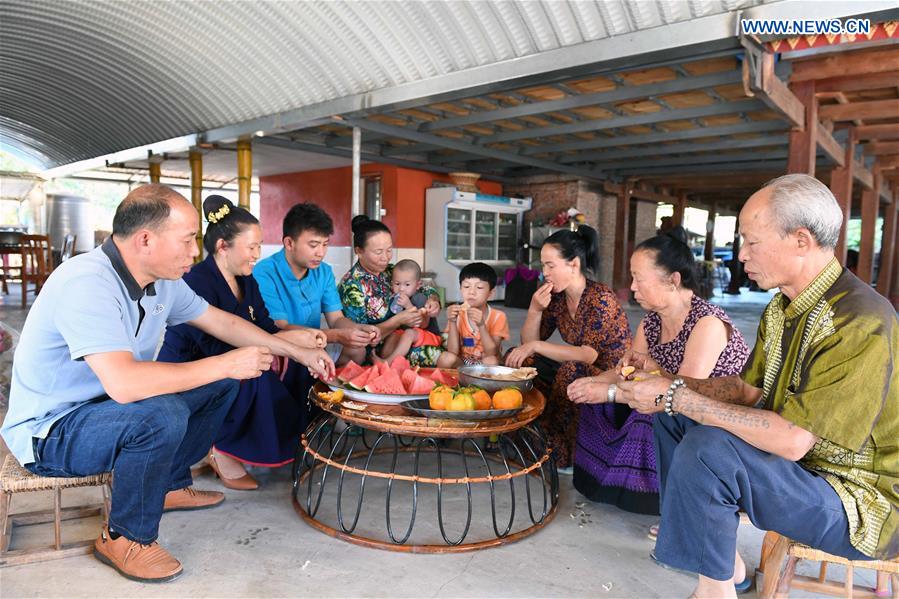 CHINA-YUNNAN-MENGLA-DAI FAMILY-DAILY LIFE (CN)