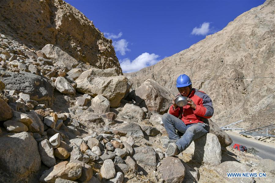 CHINA-XINJIANG-TAXKORGAN-POWER GRID-CONSTRUCTION (CN)