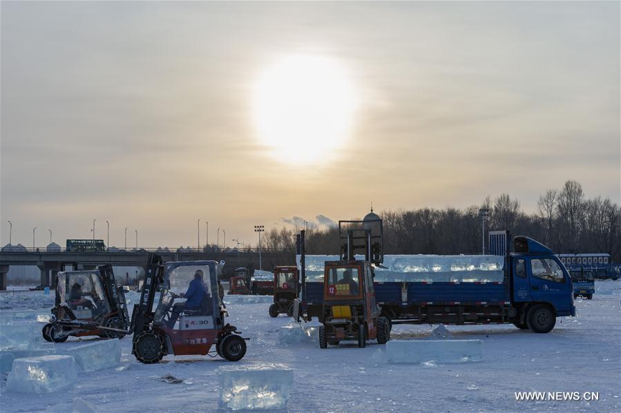 CHINA-HARBIN-ICE-SNOW WORLD-CONSTRUCTION (CN)