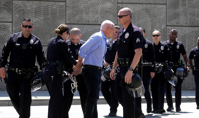 17 people arrested for protesting immigration policy in LA