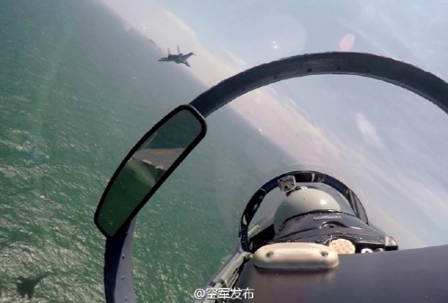 中國空軍多型主戰(zhàn)飛機赴南海戰(zhàn)斗巡航。