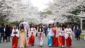 Cherry blossom festival opens in Nanjing