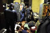 南非警察和士兵突襲旅館搜查 鎮壓排外騷亂(組圖)