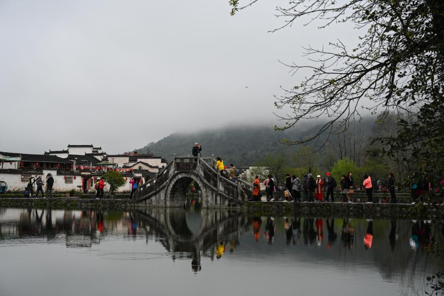 雨后宏村景如畫