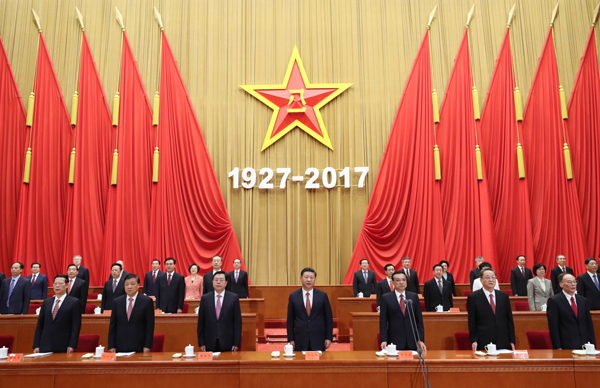 8月1日，慶祝中國人民解放軍建軍90周年大會在北京人民大會堂隆重舉行。中共中央總書記、國家主席、中央軍委主席習近平和李克強、張德江、俞正聲、劉云山、王岐山、張高麗等出席大會。新華社記者 鞠鵬 攝