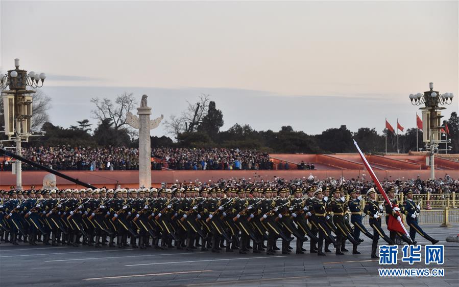 （社會）（11）人民解放軍首次執行天安門廣場升國旗任務