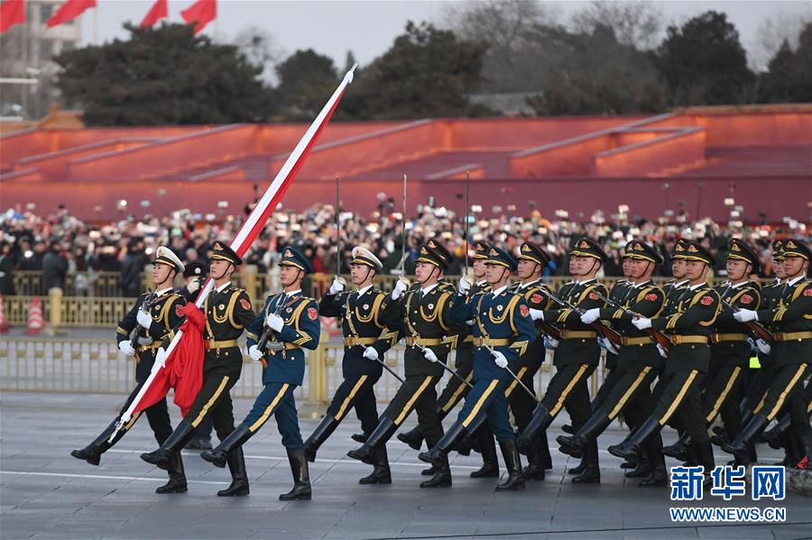 （社會）（2）人民解放軍首次執行天安門廣場升國旗任務