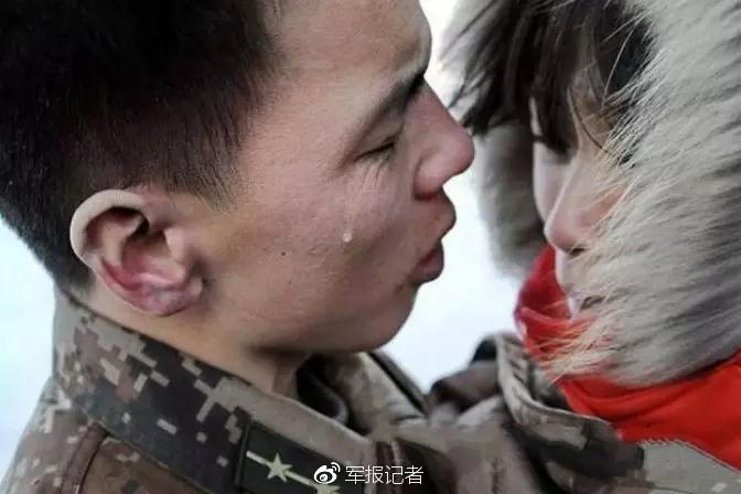 中國軍人：負重前行只為你能歲月靜好