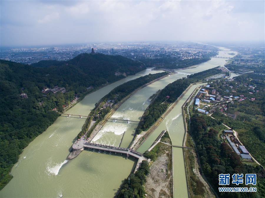 （新華全媒頭條·圖文互動）（5）最年輕的節(jié)日 最悠久的牽念——寫給首個中國農民豐收節(jié)