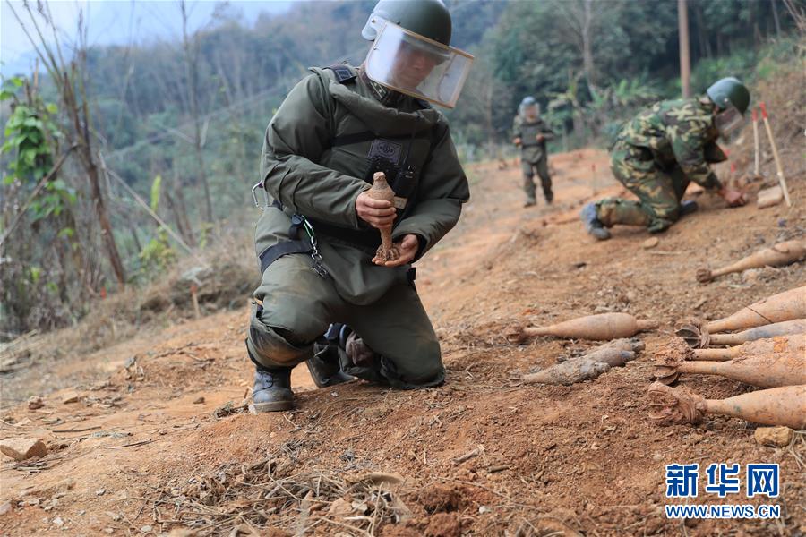 （圖文互動）（4）和平年代，離死神最近的人——南部戰區陸軍云南掃雷大隊邊境掃雷排爆記事