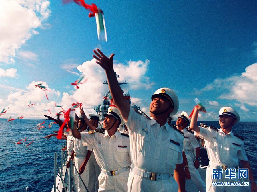 （新華全媒頭條·人民海軍70年·圖文互動）（1）向海圖強春潮涌——黨中央、中央軍委和習主席關心人民海軍建設發(fā)展紀實