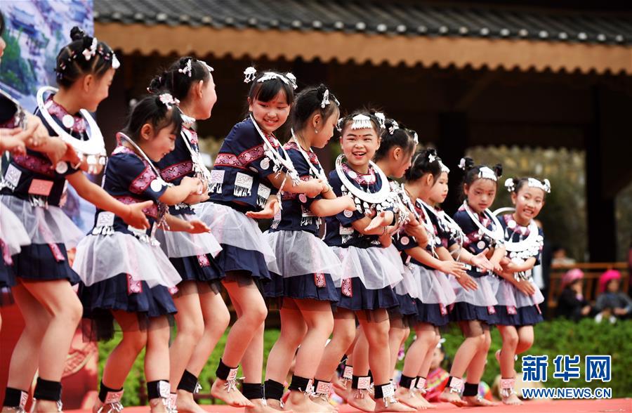 （壯麗70年·奮斗新時代·圖文互動）（11）奮進的阿妹戚托——貴州三寶彝族鄉整鄉搬遷見聞