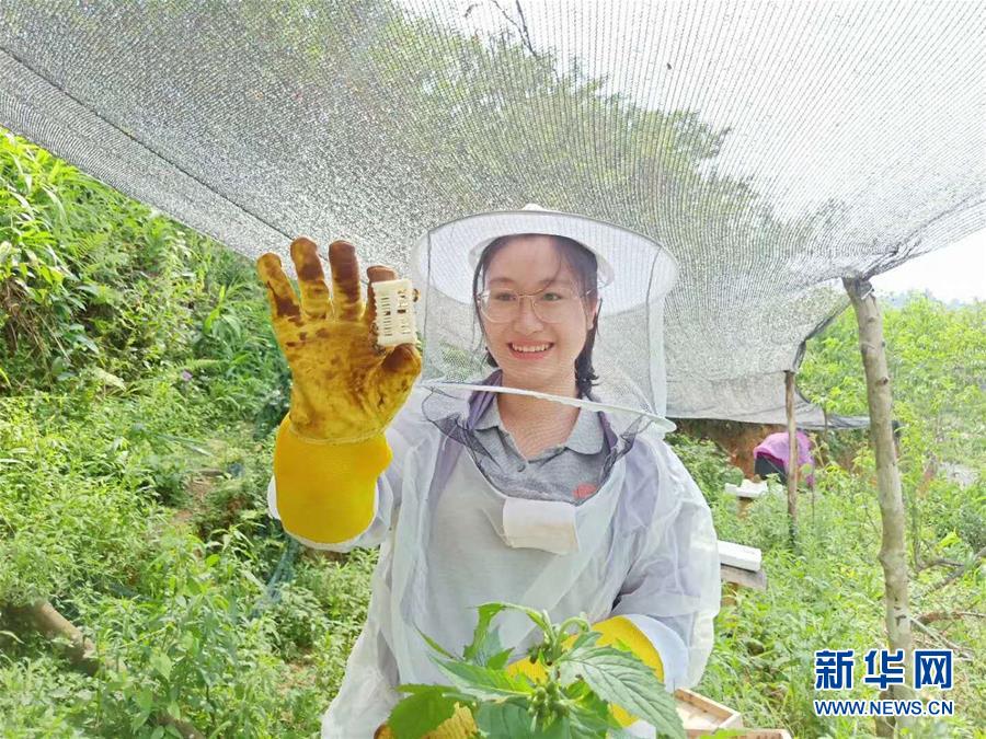 （新華全媒頭條·時代先鋒·圖文互動）（3）芳華無悔——追記用生命堅守初心和使命的青年共產黨員黃文秀