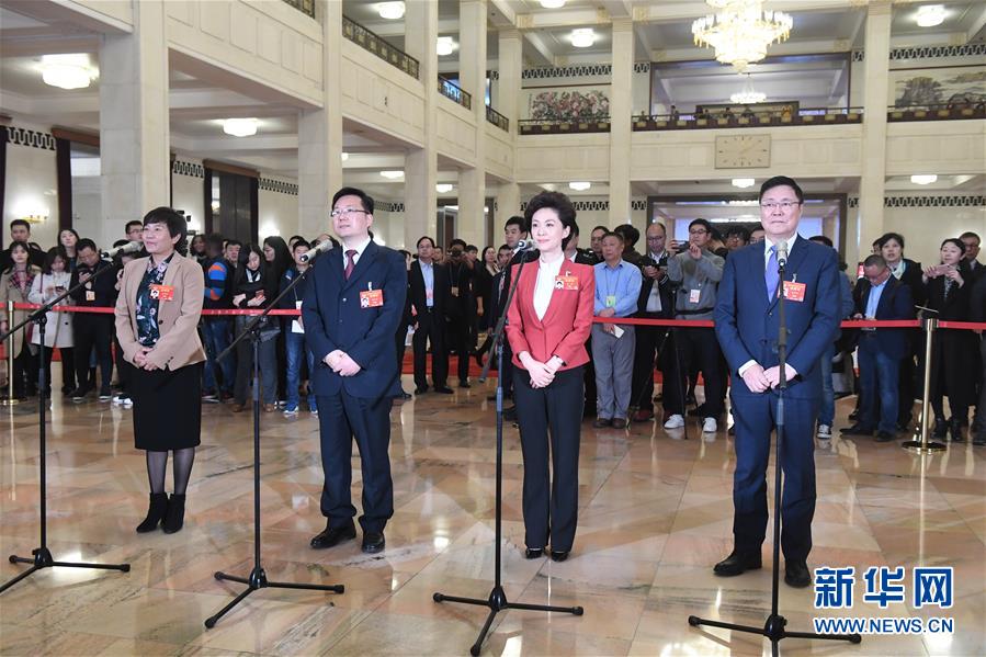 （兩會·面對面）（3）全國政協委員接受采訪